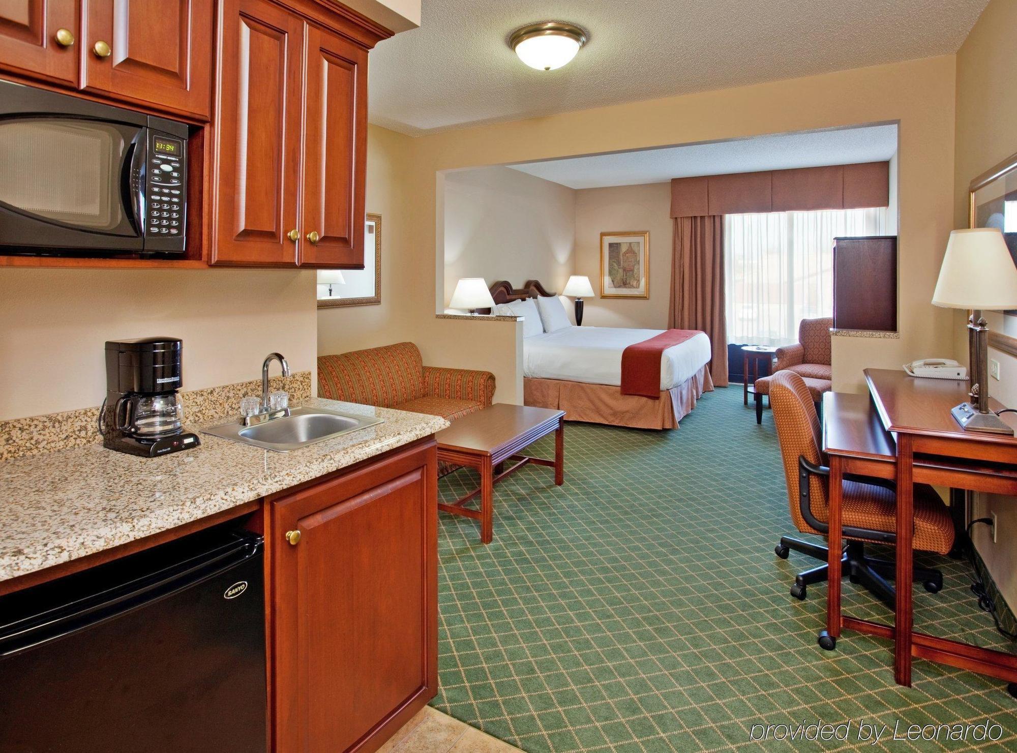 Holiday Inn Express Hotel & Suites Cape Girardeau I-55 By Ihg Номер фото